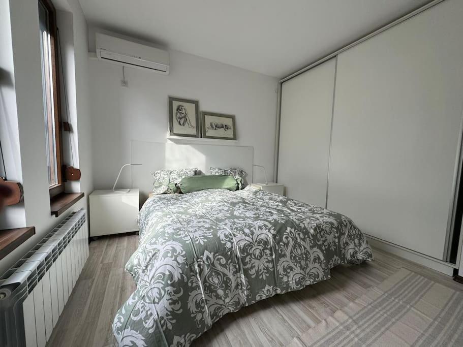 Kazanlak Large Guest House Apartment Near The Center With Full Kitchen & Dining Room, King Beds, Garden Patio, Free Parking & Self Check-In Екстериор снимка