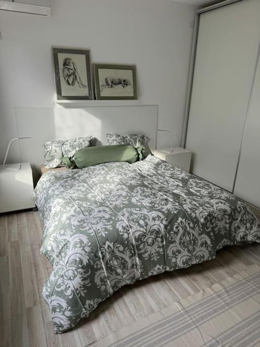 Kazanlak Large Guest House Apartment Near The Center With Full Kitchen & Dining Room, King Beds, Garden Patio, Free Parking & Self Check-In Екстериор снимка