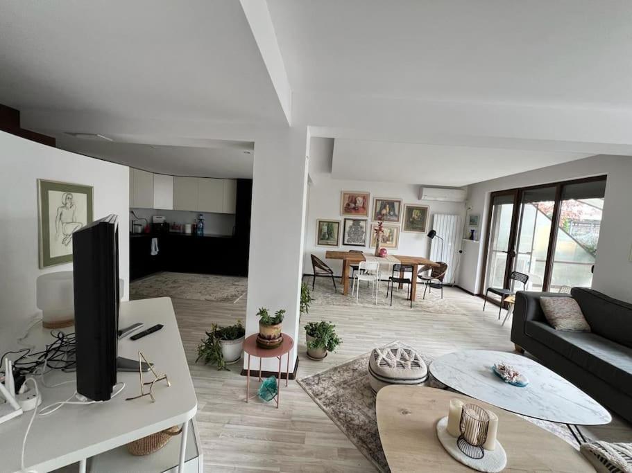 Kazanlak Large Guest House Apartment Near The Center With Full Kitchen & Dining Room, King Beds, Garden Patio, Free Parking & Self Check-In Екстериор снимка