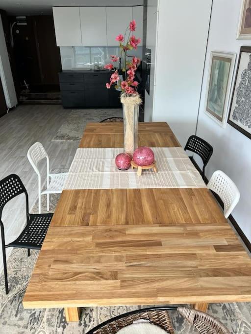 Kazanlak Large Guest House Apartment Near The Center With Full Kitchen & Dining Room, King Beds, Garden Patio, Free Parking & Self Check-In Екстериор снимка